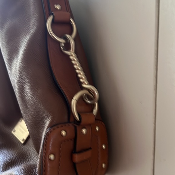 Michael Kors camel color handbag with gold hardware - Picture 3 of 4